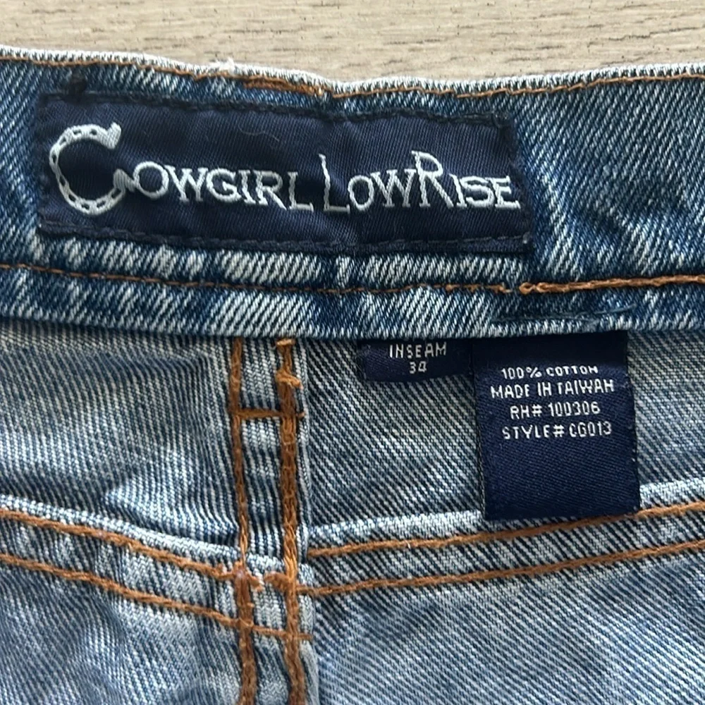 Cowgirl Up Lowrise corgirl fit jeans size 9/10 100% cotton